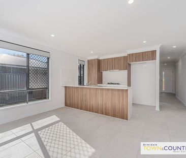 4A Niagara St is your next home! This beautiful, newly built house ... - Photo 4