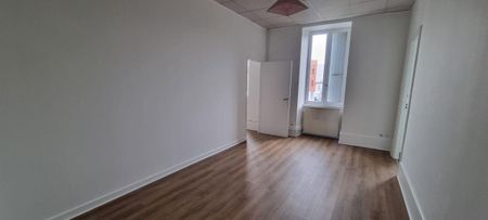 Location Appartement 3 pièces 77m² PRIVAS 07000 - Photo 5