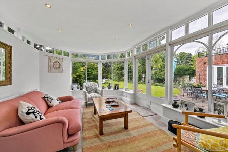 5 bedroom detached house to rent - Photo 2