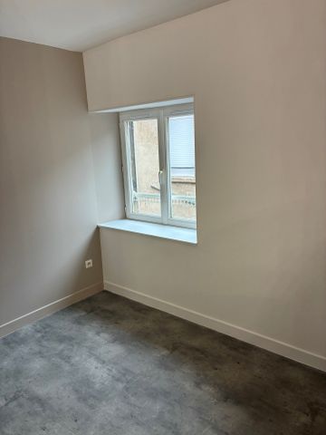 Location Appartement 3 pièces 37m² CHARLIEU 42190 - Photo 4