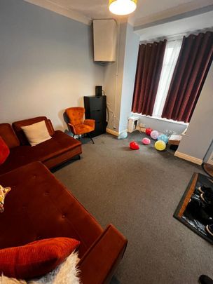 4 bedroom terraced house to rent - Photo 1