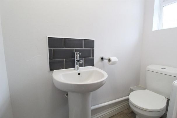 3 bedroom semi-detached house to rent - Photo 1