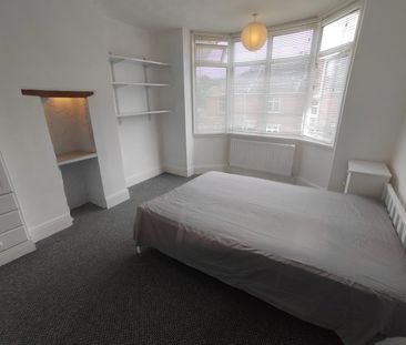 Room in a Shared House, Pointout Road, SO16 - Photo 4