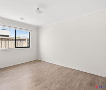 Light-Filled Four-Bedroom Home Designed for Easy Family Living - Photo 4