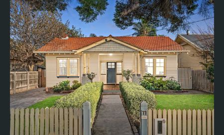 Register to Inspect // Picturesque Surrounds in the Heart of the Yarraville Village - Photo 3