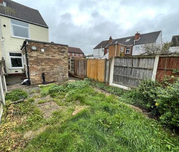 3 bedroom semi-detached house to rent - Photo 6