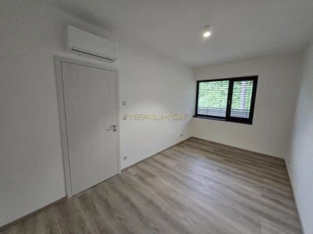 Pronájem bytu 1+1 v Jehnicích s velkým balkonem - Photo 4