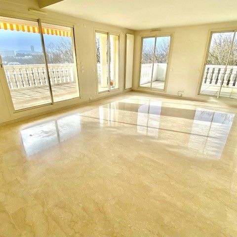 Location Appartement 5 pièces 132m² LYON 4ème - Photo 1