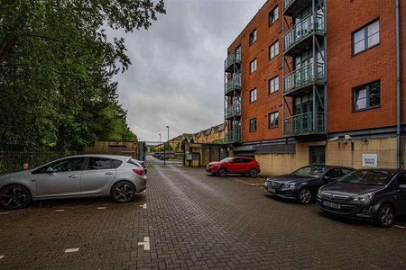 Magretian Place, Cardiff Bay, CF10 - Photo 2