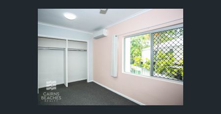 Live Steps from Cafés, Shops & the Sand - Photo 4