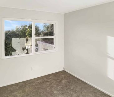 Henderson 3 bedroom house - Photo 3