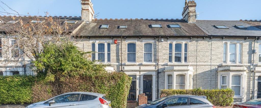 6 bedroom terraced house to rent - Photo 1