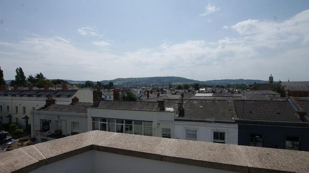 3 bedroom apartment to rent - Photo 1