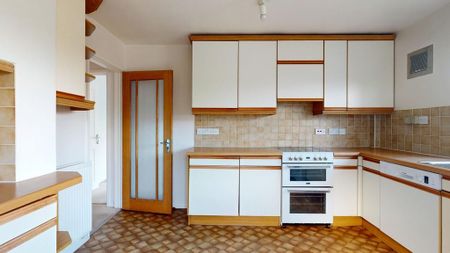 3 bedroom detached bungalow to rent - Photo 5