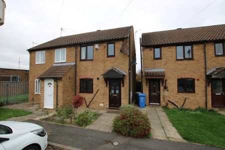 2 bedroom semi-detached house to rent - Photo 5