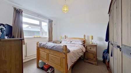 2 bedroom ground floor flat to rent - Photo 3