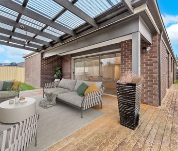 8 Salvia Avenue, Pakenham VIC 3810 - House For Rent | Domain - Photo 2