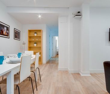 Room with double bed in Fernán Gonzalez Street - Photo 1