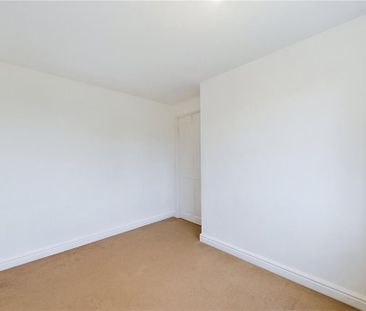3 bedroom detached house to rent - Photo 2