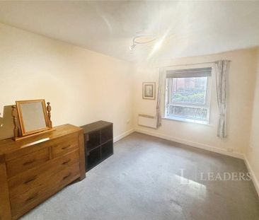 2 bedroom flat to rent - Photo 3