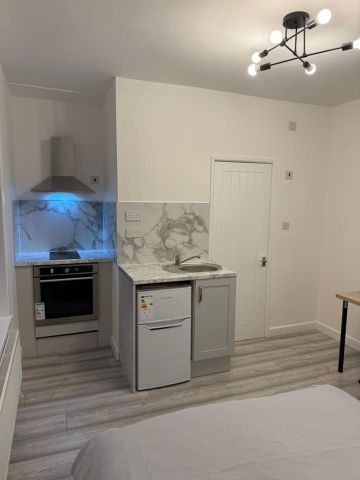 Studio Flat, Grimsby Terrace, NG3 - Photo 2