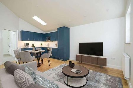 Piccadilly Place, London Road, BA1 - Photo 3