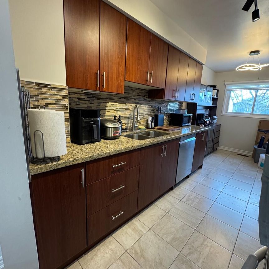 For Lease - 4102 Bishopstoke Lane, Mississauga, Ontario - Photo 1