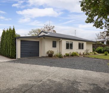 Tidy Three Bedroom Home - Katikati - Photo 2