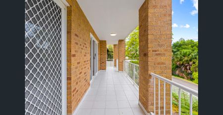 Luxury Coastal Apartment with Pool – Fully Renovated & Minutes from Terrigal Beach - Photo 5