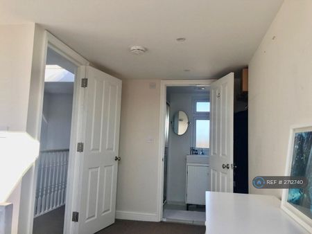 4 bedroom terraced house to rent - Photo 3