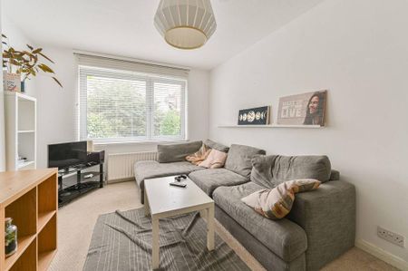 3 bedroom terraced house to rent - Photo 3