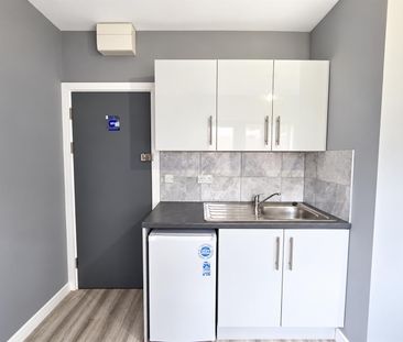 Rowan Road, West Drayton UB7, London - Photo 2