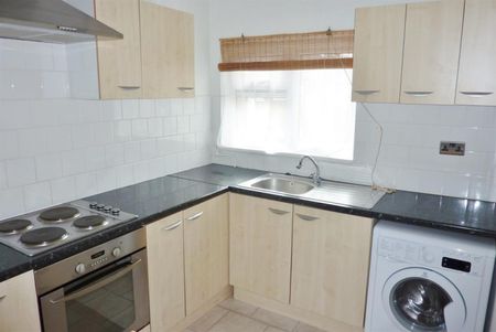 1 bedroom Flat To Let - Photo 4