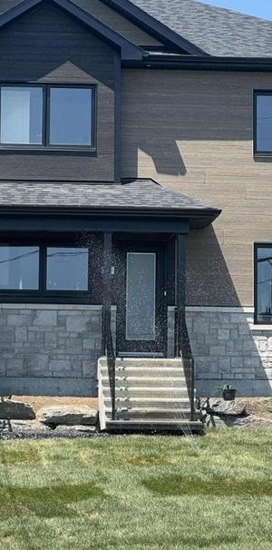 6 1/2 - DUPLEX - sur 2 étage - neuf - rue en rond point - Photo 1