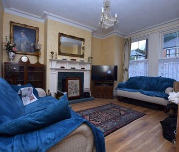 4 bedroom semi-detached house to rent - Photo 2