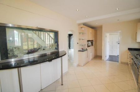 5 bedroom detached house to rent - Photo 4