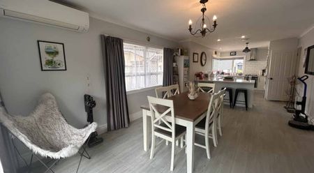 Picturesque on Pacific Drive! - Photo 4