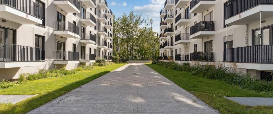 Stilvolles Wohnen am Ring: Erstbezug in großzügiger 3-Zimmer-Wohnung mit Einbauküche - Foto 1