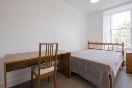 4 bedroom flat to rent - Photo 5