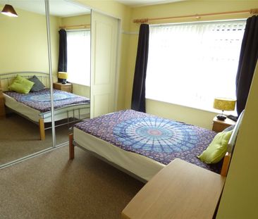 St Marys Avenue, Bangor, Gwynedd, LL57 - Photo 2