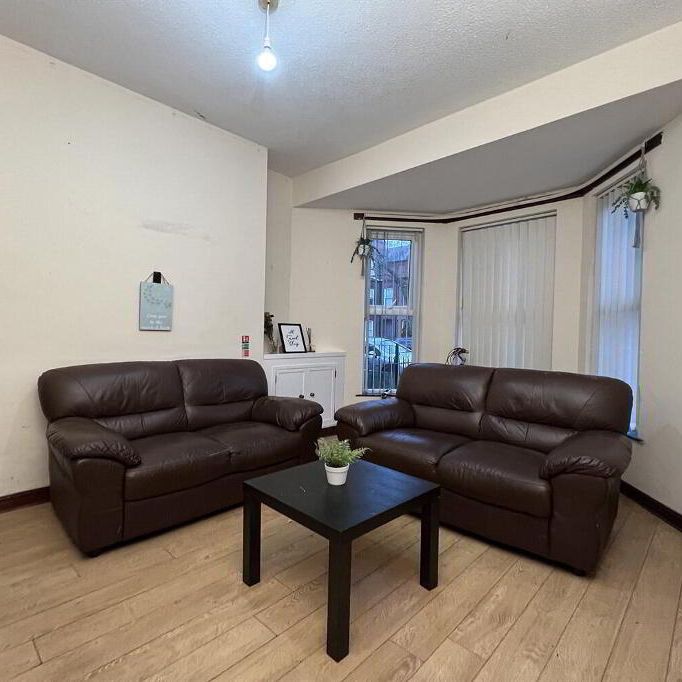 99 University Avenue, Belfast, BT7 1GX - Photo 1