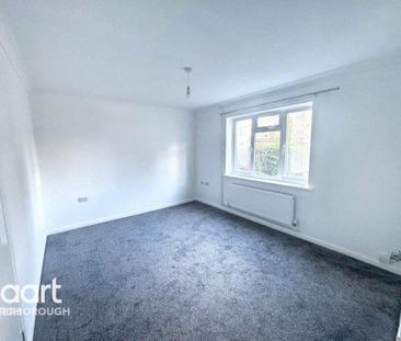 4 bedroom semi-detached house to rent - Photo 4