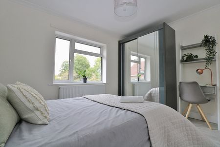 Room in a Shared House, The Fairway, W3 - Photo 4