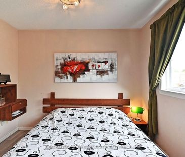 For Lease - 304 Maciver Boulevard, Newmarket, Ontario - Photo 6