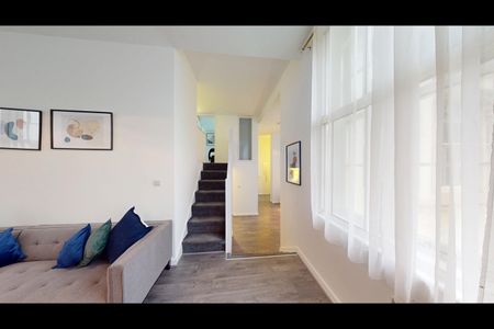 3 Bed Flat, The Albany, L3 - Photo 2
