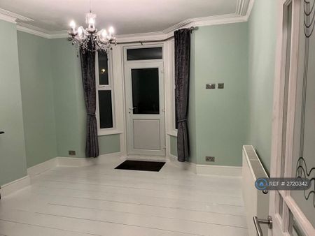 4 bedroom terraced house to rent - Photo 2
