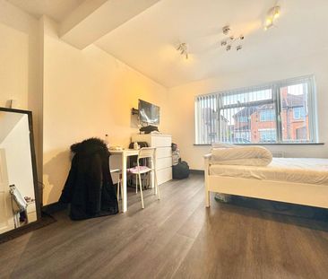 Wellington Avenue, Hounslow, TW3 3SX - Photo 5