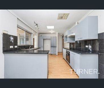 33 Flinders Crescent, Hackham, SA 5163 - Photo 3
