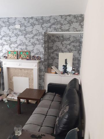 1 bedroom in a house share to rent - Photo 4