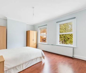 4 bedroom semi-detached house to rent - Photo 6